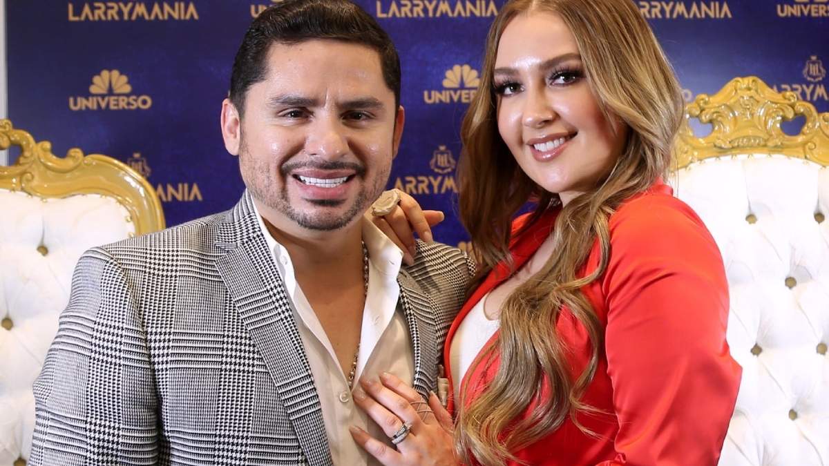 Larry Hernández y Kenia Ontiveros. Fuente: (Instagram).