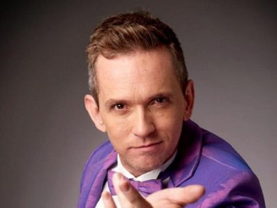 Diego Reinhold vuelve a protagonizar un éxito teatral y reflexiona sobre el presente: "Son pocos los que se salvan"