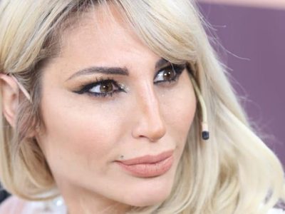 "Se me sale el corazón" Vicky Xipolitakis recibió una inesperada sorpresa en San Valentín