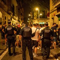 Más de 4 mil desalojados en Barcelona en la primera noche sin toque de queda