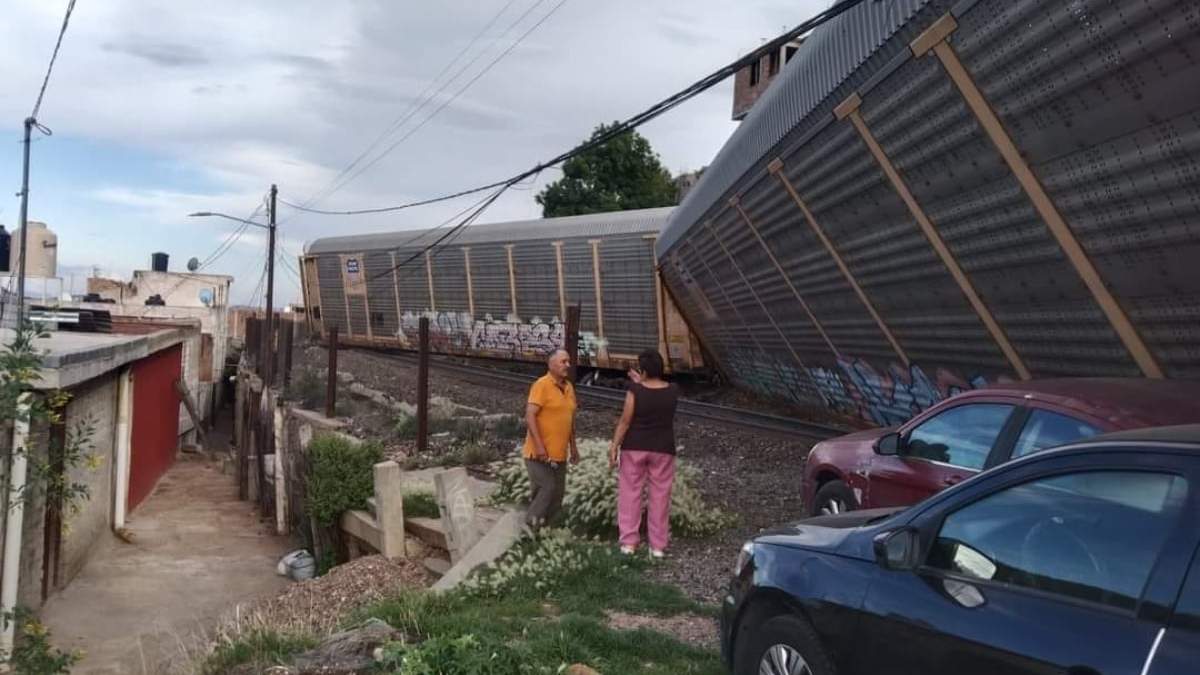 Tren descarrilado