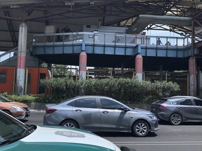 Una mujer muere tras lanzarse a las vías de la estación Bosque de Aragón del Metro