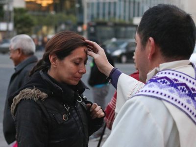 El Vaticano cambia el rito del miércoles de ceniza para adaptarlo a las disposiciones sanitarias