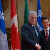 Desde Canadá Peña presume diálogo con la CNTE "sin negociar la ley"