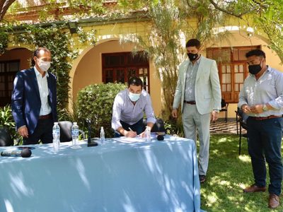 Se realizó la apertura de sobres de la licitación para la obra de saneamiento en Zapala