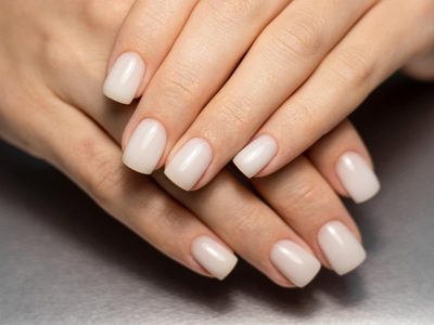 Nail Art: los diseños de manicura perfectos para uñas cortas que triunfa entre las mayores de 40