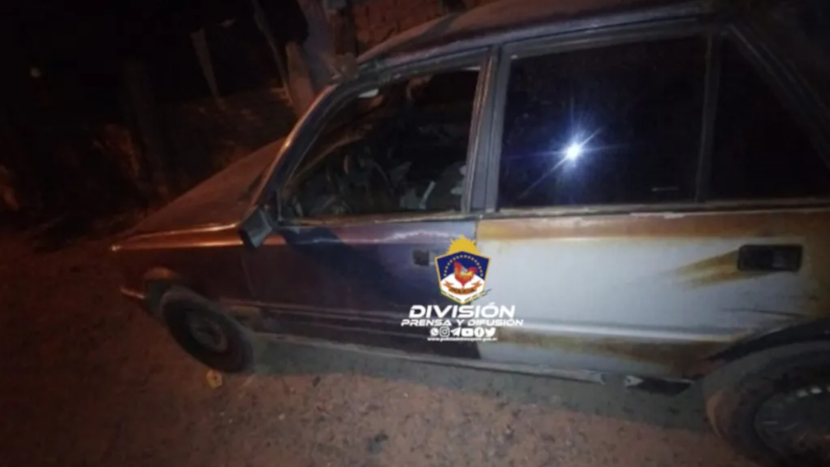 Auto robado, el domingo por la noche. Fuente: (Policía de Neuquén)