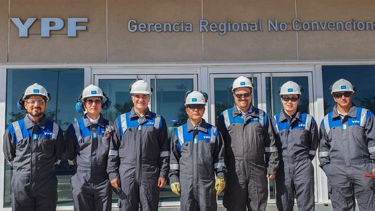 Visita del embajador de Corea a Vaca Muerta (Fuente: Twitter)