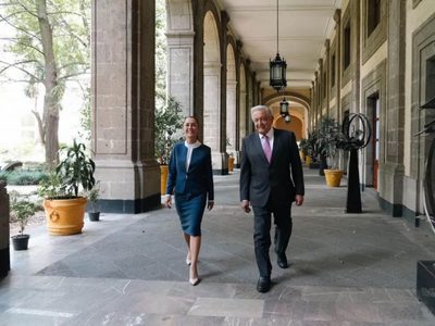 Gobernadores y legisladores de Morena se reúnen en privado con AMLO y Sheinbaum