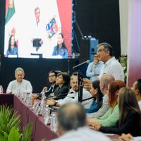 A trabajar, invita Gobernador a jóvenes, para disminuir desigualdad