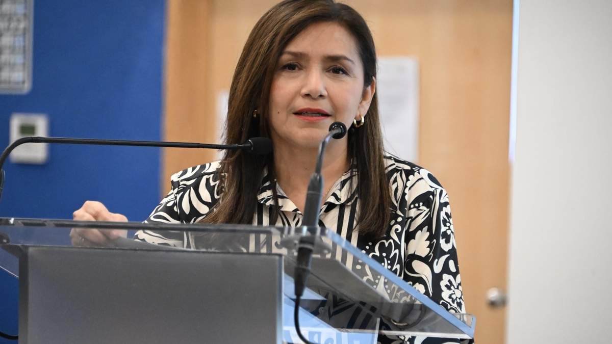 La rectora de la Universidad Autónoma del Estado de Morelos (UAEM), Viridiana León Hernández