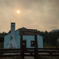 Incendio en el Lago Steffen: vecinos de El Manso y Villegas se autoconvocan para enfrentar el fuego
