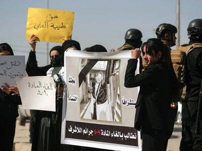 Protestan en Irak por el "asesinato por honor" de YouTuber