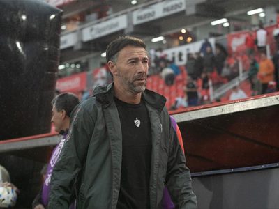 Otro técnico que voló: Kily González, despedido de Platense
