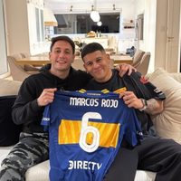Marcos Rojo, de los botines a los guantes