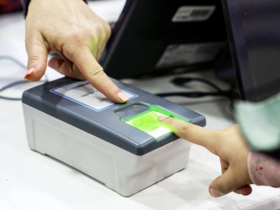 Simplifican los trámites para que los menores salgan del país
