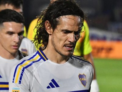 "Nunca terminamos de entender": la furia de Cavani con el árbitro en una nueva noche negra de Boca