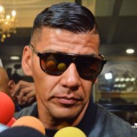 Carlos Salcido ya es Tiburón; podría debutar frente a Chivas