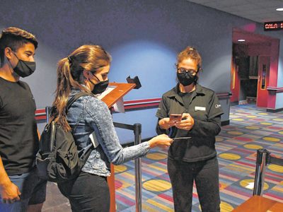 Abren los cines: qué películas dan y cuánto cuesta la entrada