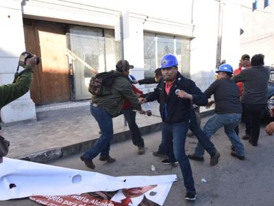 Marcha a favor de AMLO termina en batalla campal en Monclova