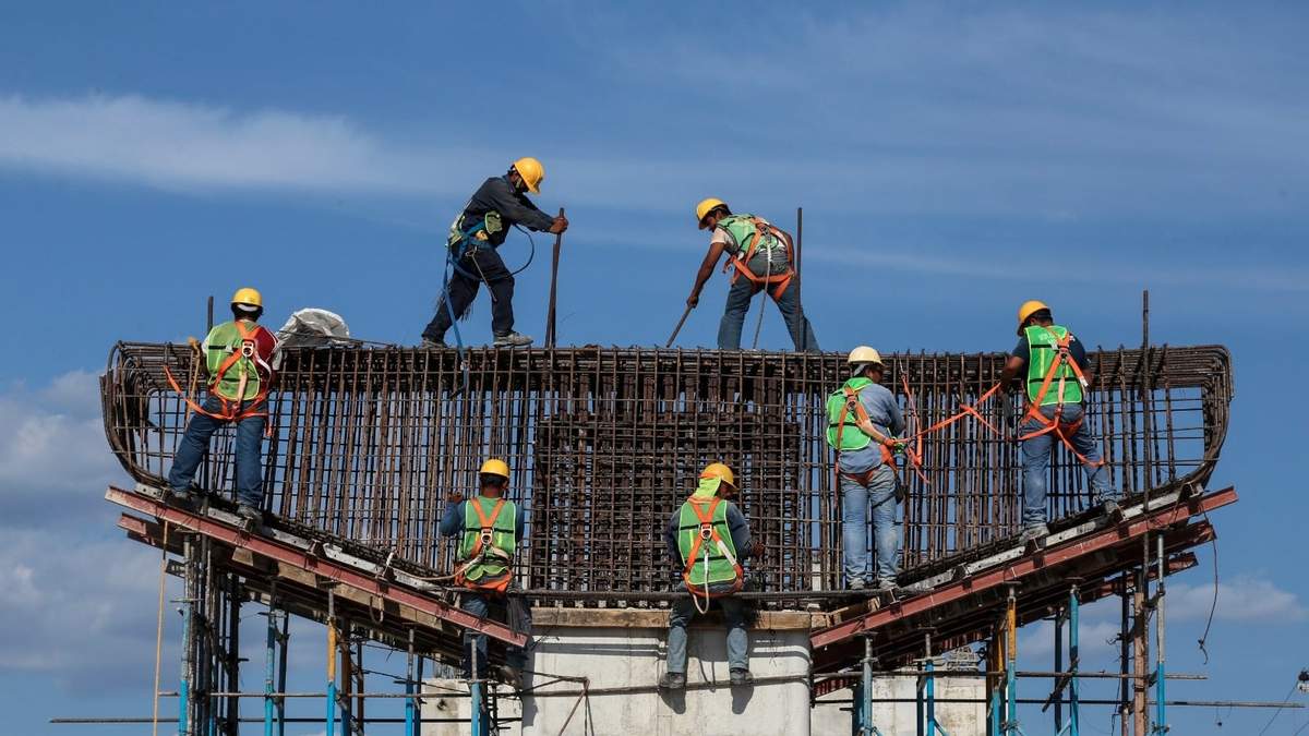 Industria de la construcción. Bajo dos fuegos