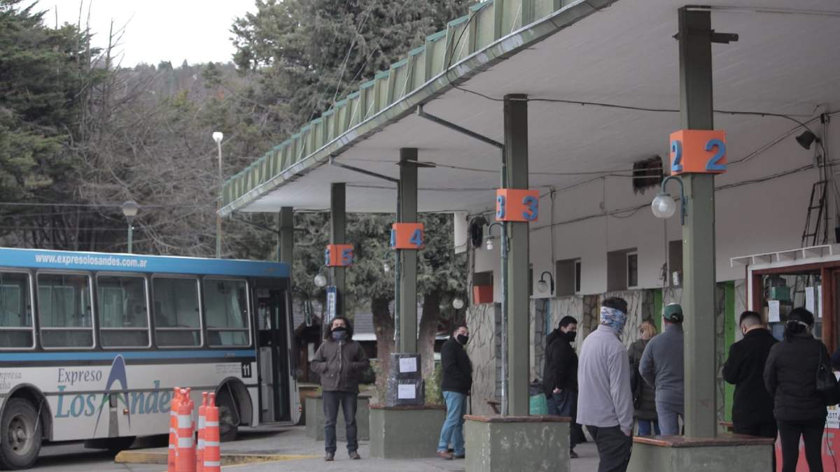 Carlos Saloniti se refirió al problema del transporte público de San Martín de los Andes. Fuente: (Twitter)