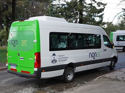 Entregaron trafics para transporte escolar rural en Villa La Angostura