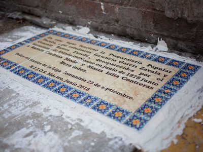 Antídoto contra la desmemoria: Colocan placa con nombres de desaparecidos por el Estado mexicano en junio de 1978
