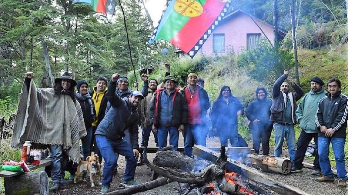 Comunidad mapuche Paisil Antriao en uno de los reclamos por el territorio. Fuente: (Facebook)