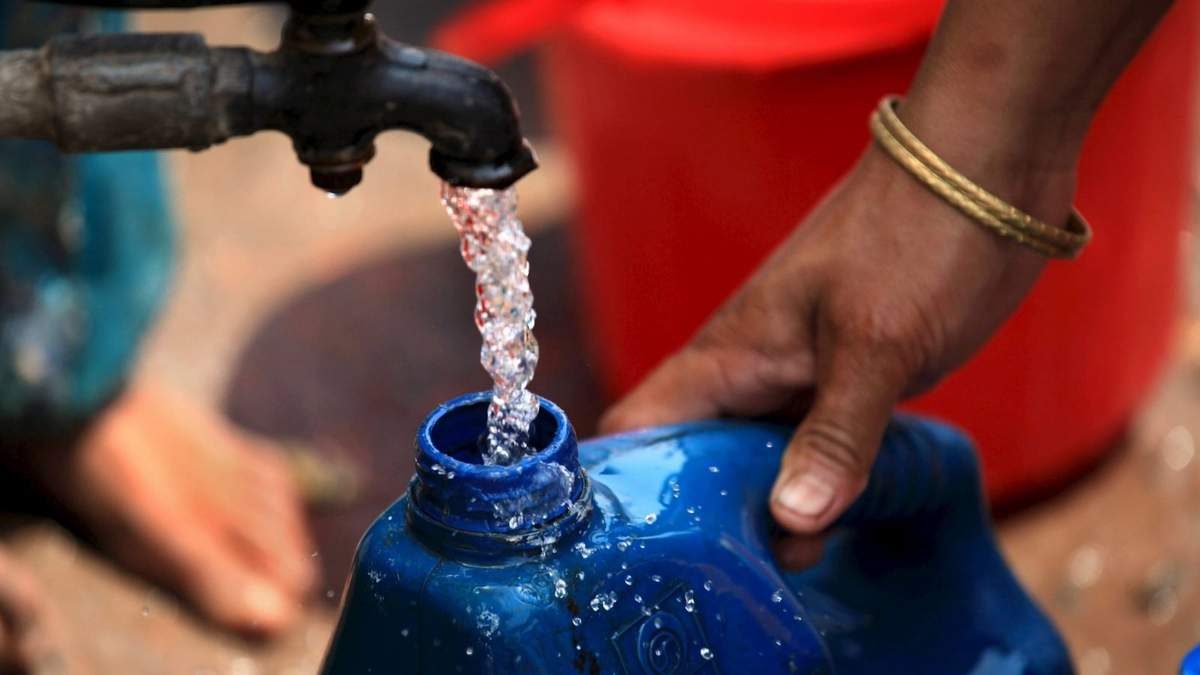 La ola de calor provocó la falta de agua potable. Fuente: (Twitter)