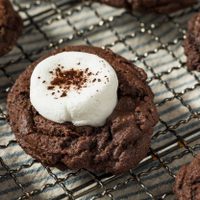 Receta en 8 pasos de las increíbles Crumbl Cookies