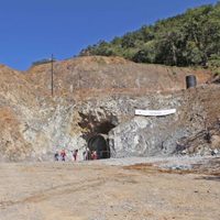 Derrumbe en mina de oro en Rosario, Sinaloa, mantiene atrapados a cuatro mineros