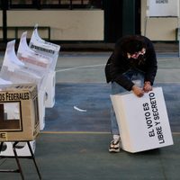 Encapuchados roban material electoral en Jacona, Michoacán