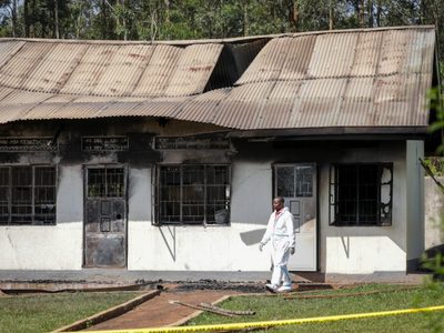 Mueren al menos 11 niños por un incendio en una escuela para invidentes