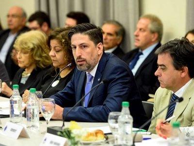 Trotta anticipó la oferta que le hará este miércoles a los maestros