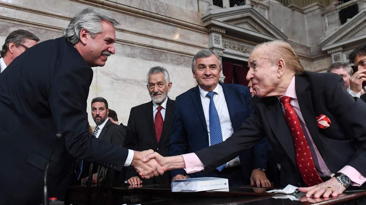 Alberto Fernández y Carlos Menem. Fuente: (Twitter)