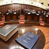 Cornejo promulgó la ley de autonomía municipal y habrá plesbiscito