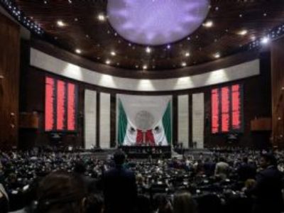 Diputados aprueban prohibir venta de bebidas energizantes para menores de edad