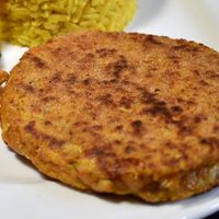 Hamburguesas con atún y verduras: jugosas y deliciosas para un almuerzo o cena exprés