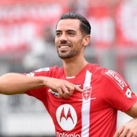 Hombre apuñala al futbolista español Pablo Marí y a cuatro personas más dentro de un Carrefour