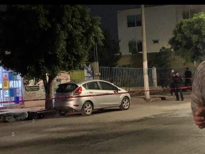 Intentó robar un automóvil, pero recibió un balazo en la cabeza y murió