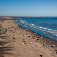 El Cóndor enamora: descubrí el destino ideal para disfrutar playa y atardeceres en la Costa rionegrina