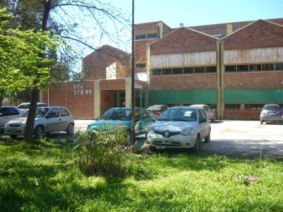 Estudiantes de la IFD N°9 siguen con la decisión de no ir a clases