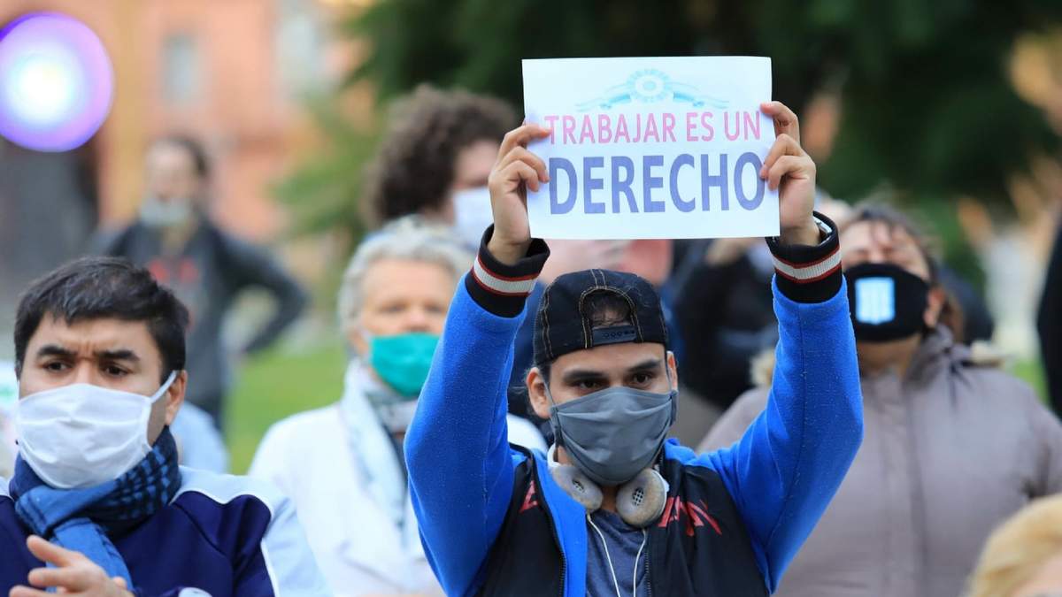 "Trabajar es un derecho". Fuente: (Instagram)