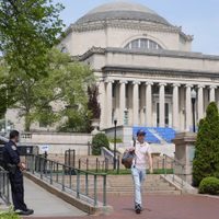 Universidad de Columbia suspende a más de 65 estudiantes tras protesta pro palestina en biblioteca