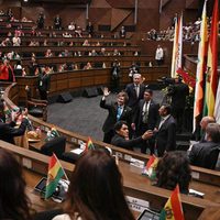 Milei fue ovacionado en el Congreso boliviano y acaparó la atención