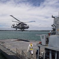 Reino Unido envía un destructor y aviones caza al estrecho de Ormuz