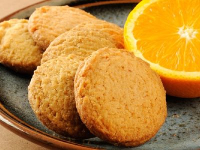 Aprovechá las naranjas de estación y hacete estas galletas súper crocantes y riquísimas, perfectas para la merienda