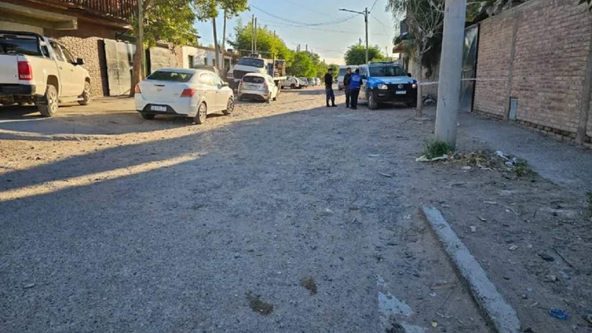 Policías de Criminalística y de Homicidios trabajaron en el lugar. Fuente: (LMN)