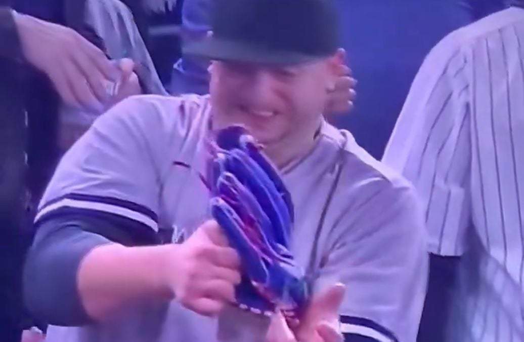 Uno de los dos aficionados de los Yankees de Nueva York que fueron expulsados